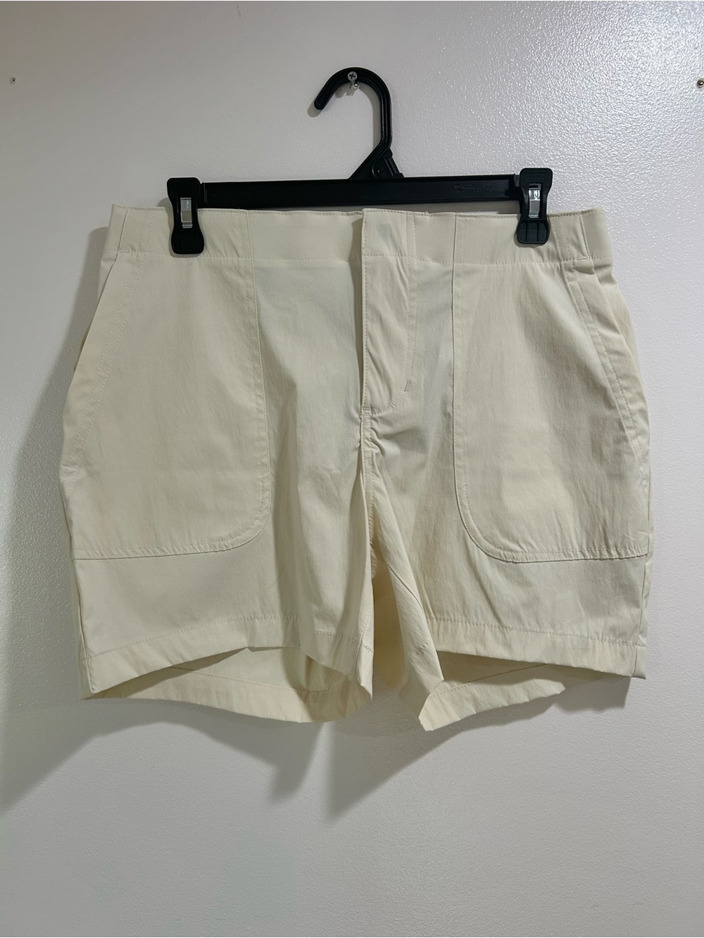 Eddie Bauer Women’s Hiker Shorts Size 6 Cream NWT Stretch UPF 50 StormRepel - Picture 3 of 9